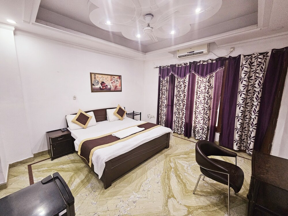 hotel ashiyana elite