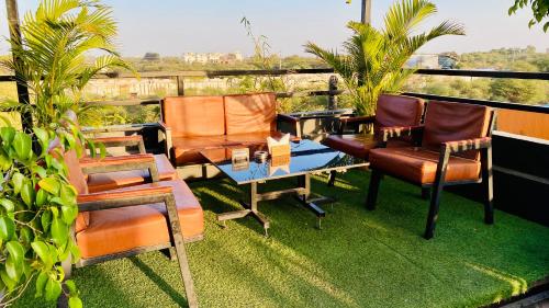 B&B Estrella Hotel And Resort,,3 star