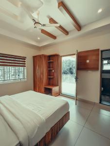 azay luxurious apartment