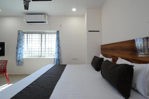 Hotel Shresta Luxury Rooms, Nizampet Hightensionln,,3 star