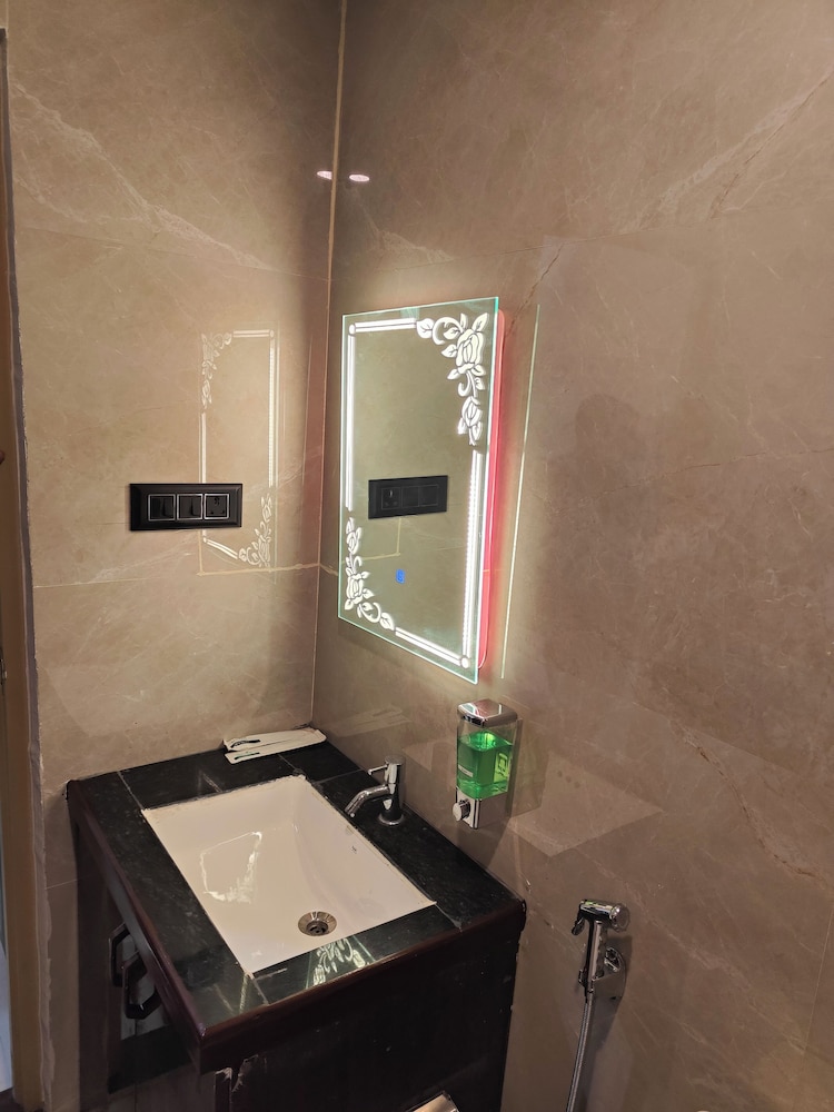 the pinaki resort and club