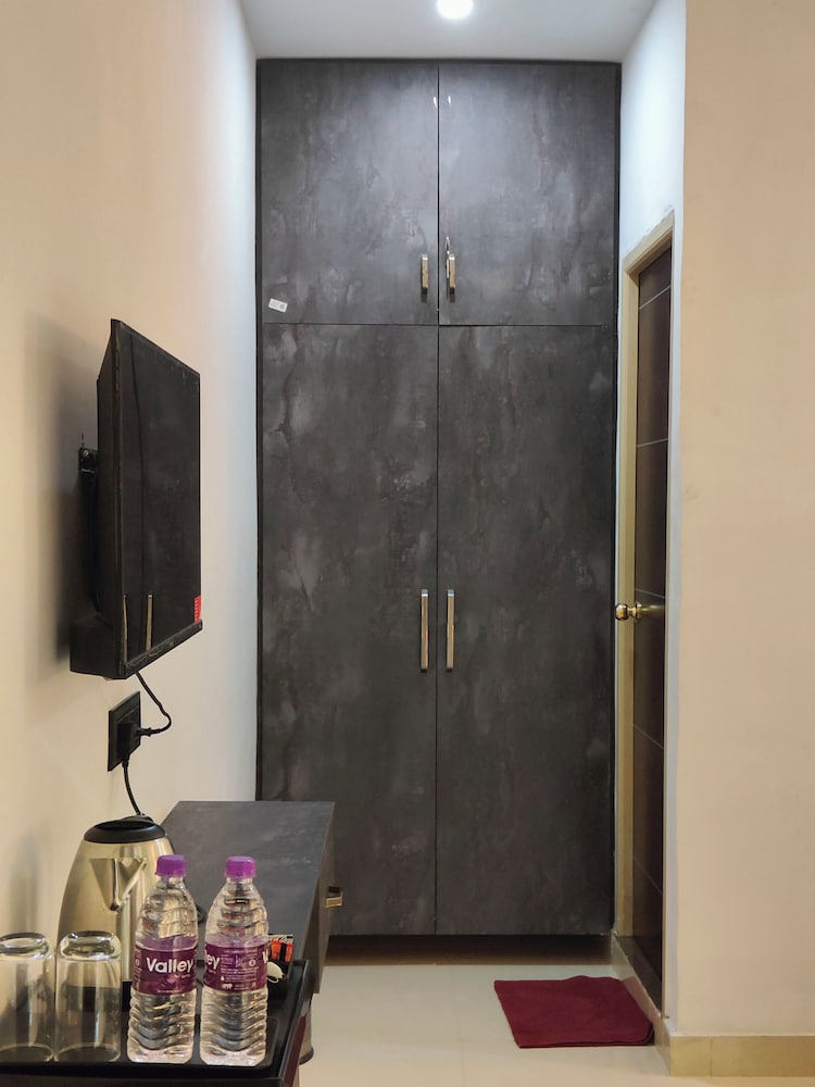 the pinaki resort and club