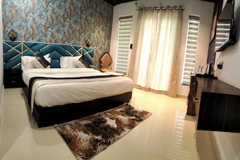 the pinaki resort and club