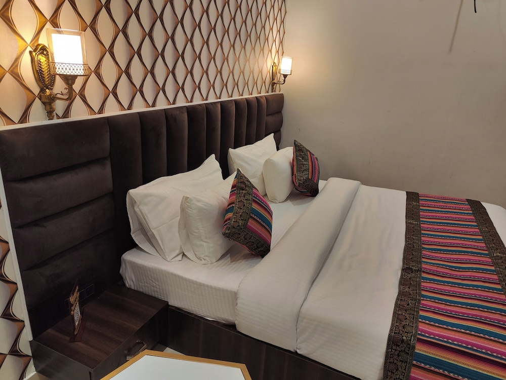 the pinaki resort and club