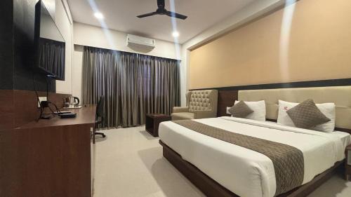 Hotel Kalyan Suites,,3 star