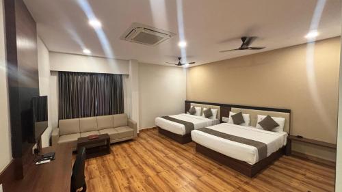 Hotel Kalyan Suites,,3 star