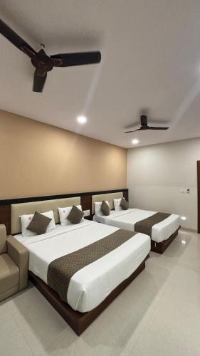 Hotel Kalyan Suites,,3 star
