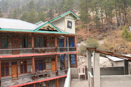 chalo challal hotel and cafe