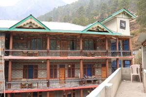 chalo challal hotel and cafe