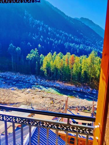 chalo challal hotel and cafe