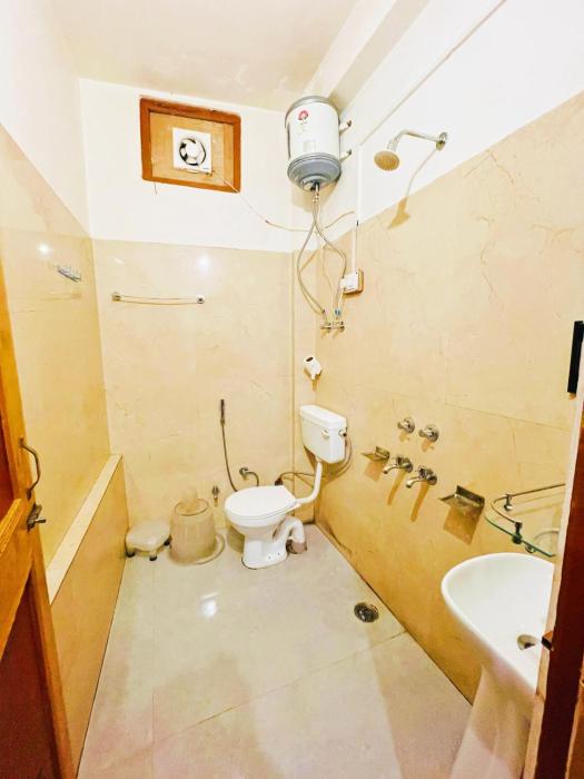 chalo challal hotel and cafe