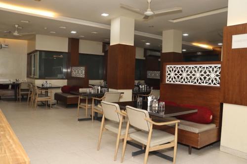 hotel raviraj chhatrapati sambhaji nagar