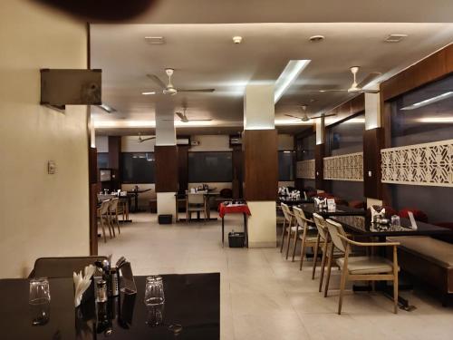 hotel raviraj chhatrapati sambhaji nagar