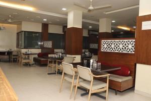 hotel raviraj chhatrapati sambhaji nagar