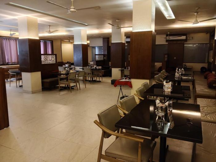 hotel raviraj chhatrapati sambhaji nagar