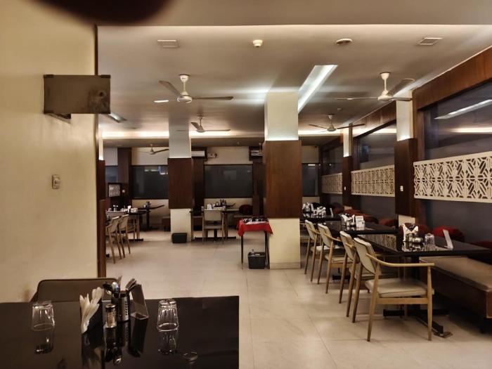 hotel raviraj chhatrapati sambhaji nagar