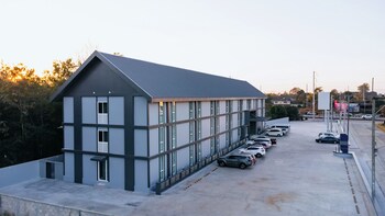 one budget hotel lampang phahonyothin