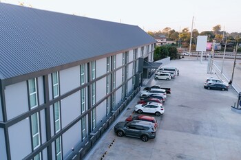 one budget hotel lampang phahonyothin