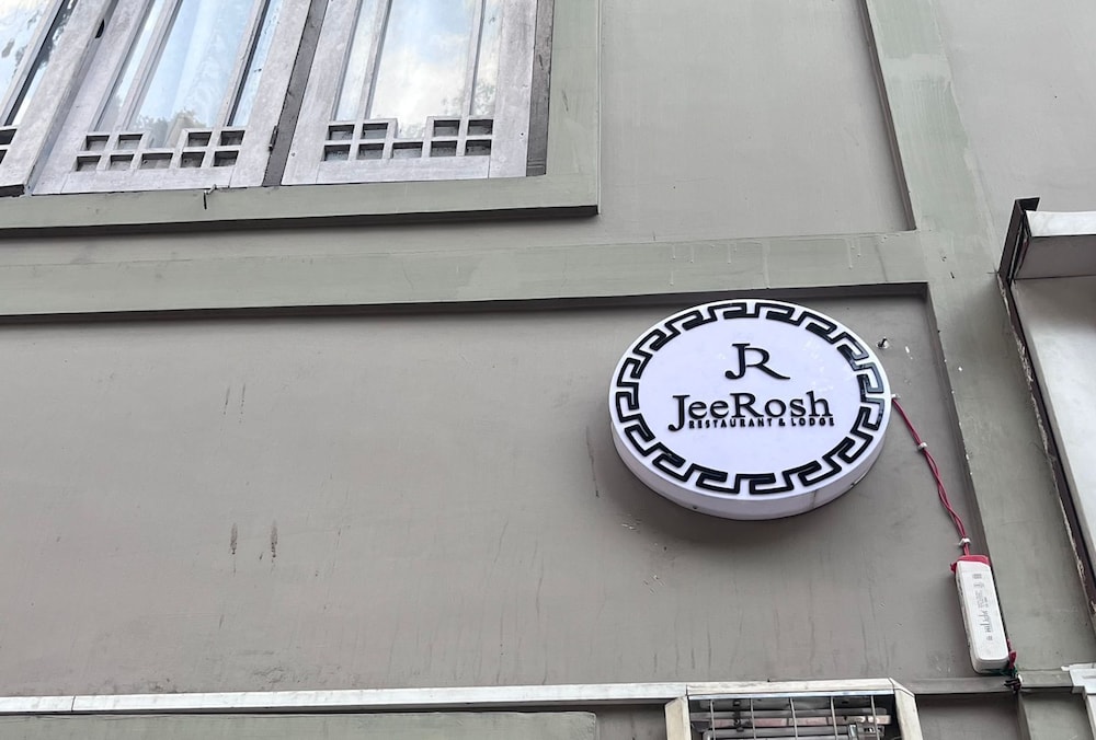 jeerosh hotel and lodge