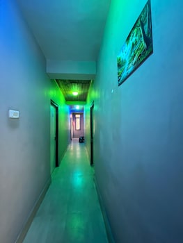 jeerosh hotel and lodge