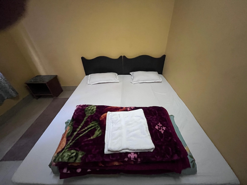 jeerosh hotel and lodge