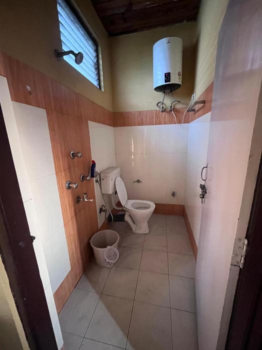 jeerosh hotel and lodge