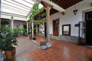 Howard Johnson Calle Real Morelia,Michoacan>>Morelia,3 star