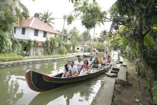 casino luxury houseboats
