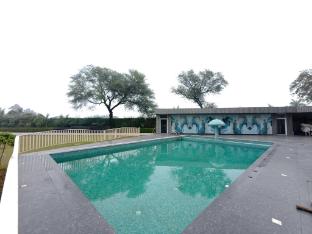 Neelam Orchid,,2 star