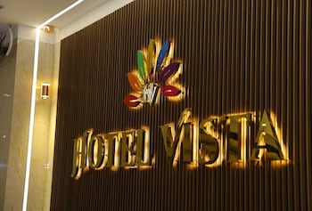 hotel vista airport zone