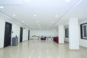 hotel vista airport zone