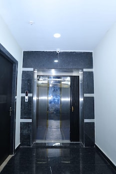 hotel vista airport zone