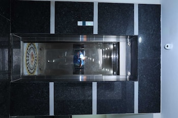 hotel vista airport zone