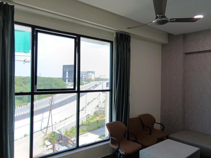 hotel vista airport zone