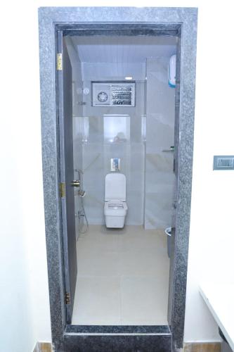 hotel vista airport zone