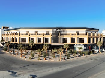 modrest hotel