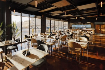 modrest hotel