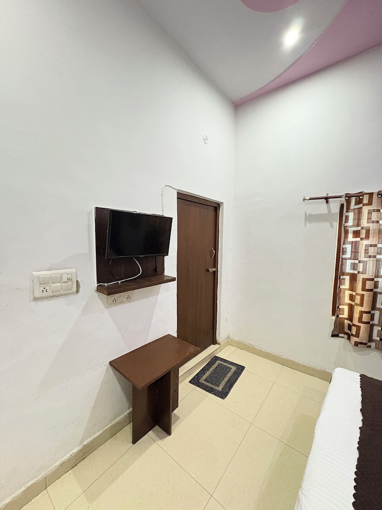 the grand plaza agra