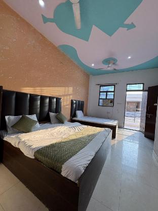the grand plaza agra