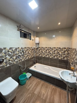 sea royal rooms and cafe