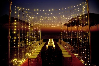 sea royal rooms and cafe