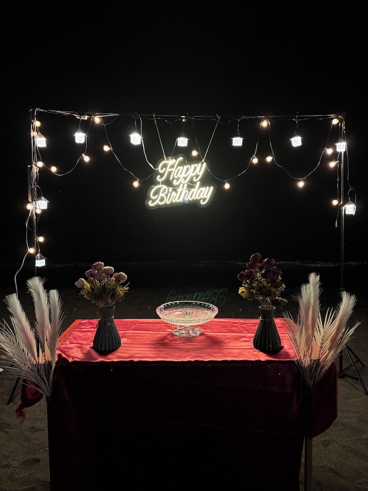 sea royal rooms and cafe