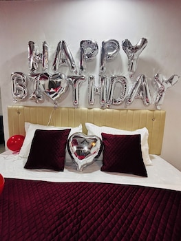 sea royal rooms and cafe