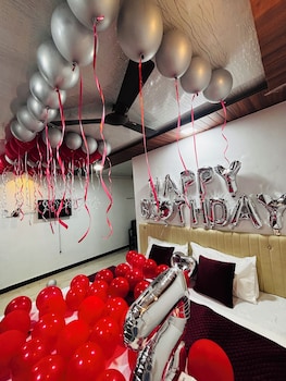 sea royal rooms and cafe