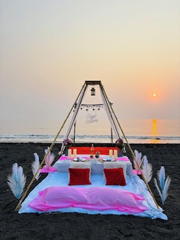 sea royal rooms and cafe