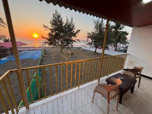 sea royal rooms and cafe