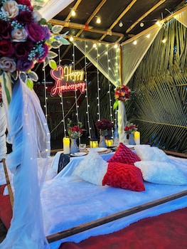 sea royal rooms and cafe