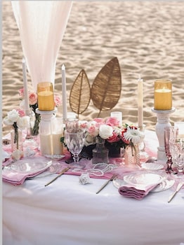 sea royal rooms and cafe