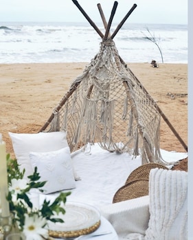 sea royal rooms and cafe