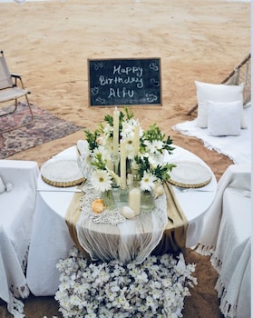 sea royal rooms and cafe